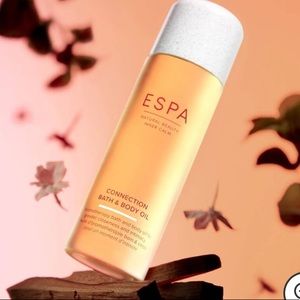 Connection Bath & Body Oil
Aromatherapy oil for greater closeness and intimacy